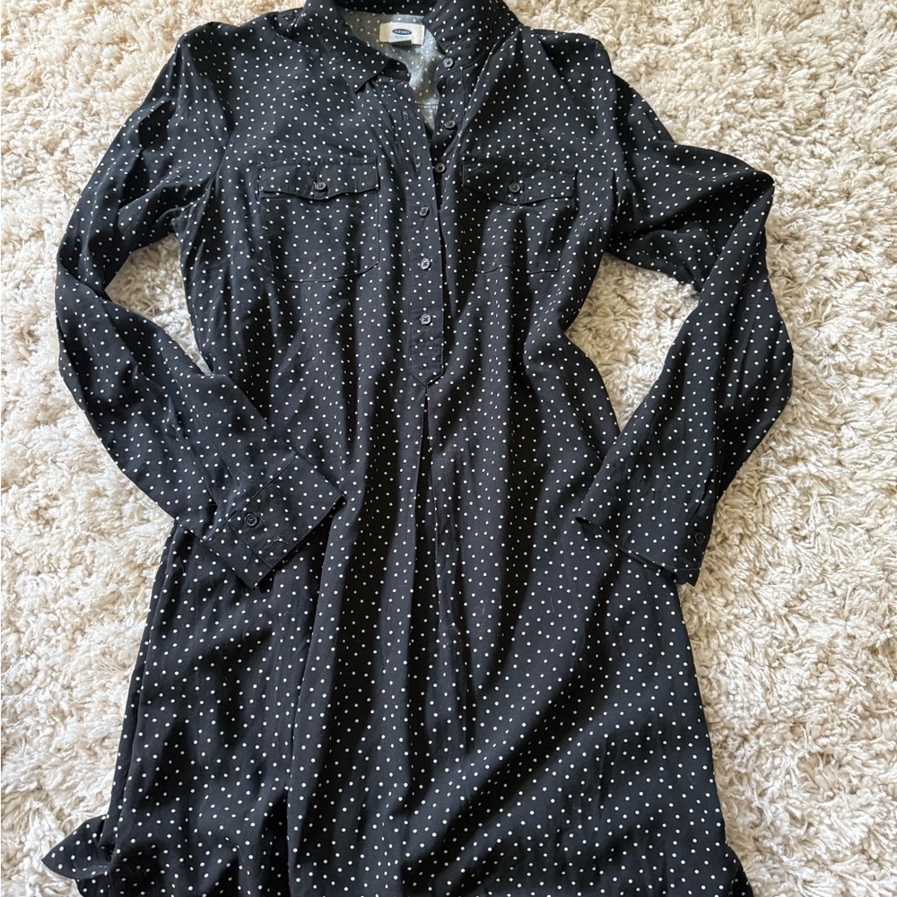 Old Navy Black and White Notched Collar Long Sleeve Dress